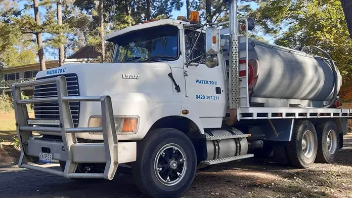 Large Water To U truck